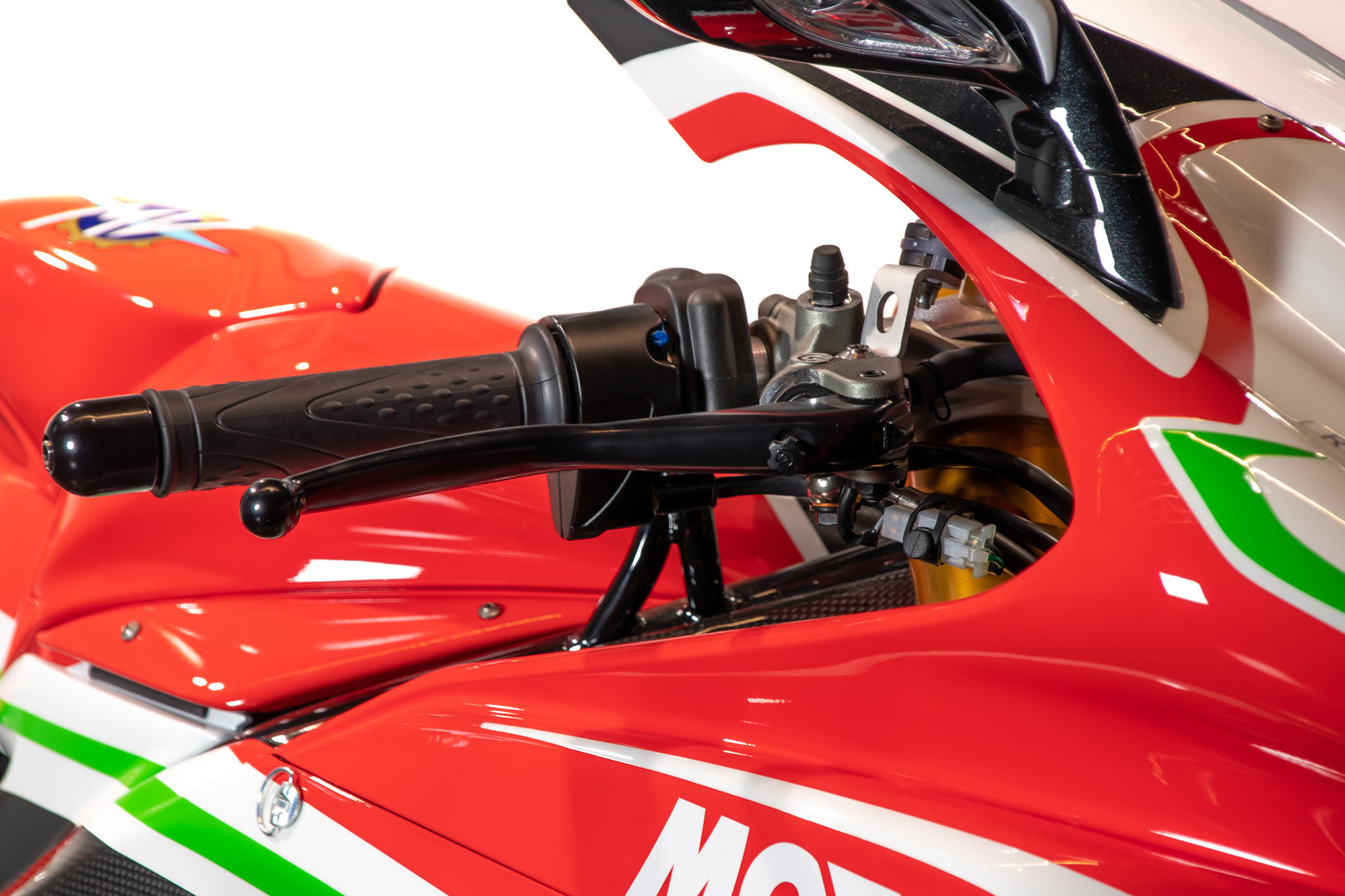 2016 MV AGUSTA 1000 F6 24