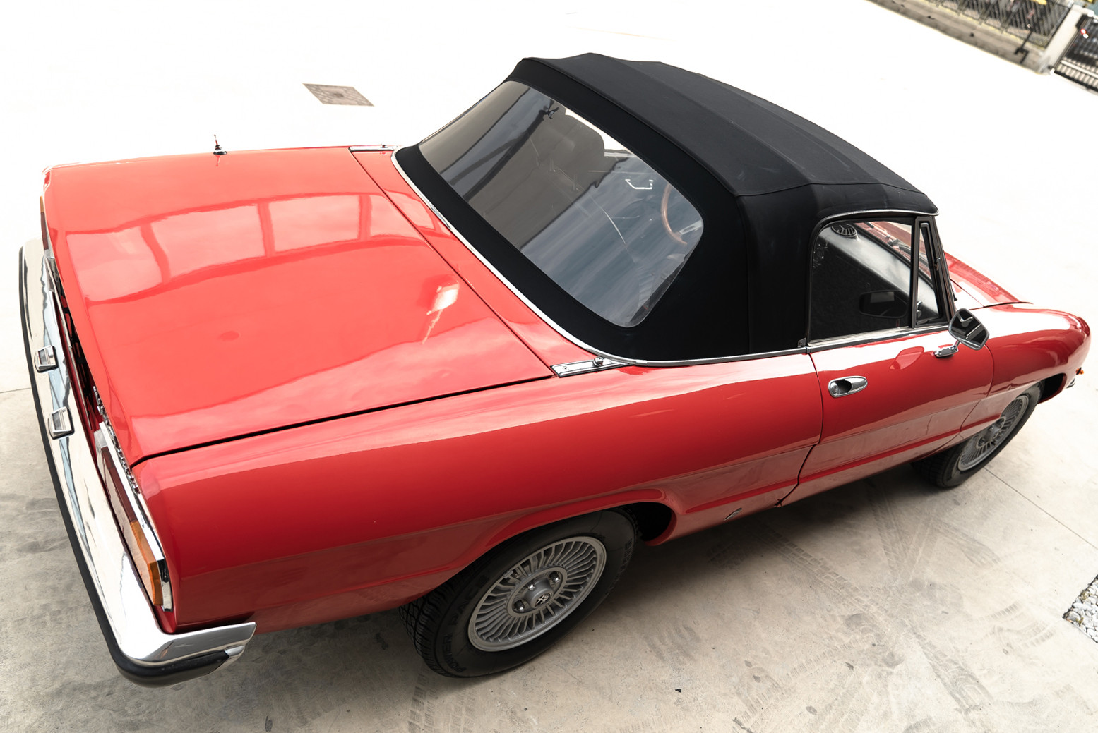 1976 Alfa Romeo Spider 2000 Duetto 7