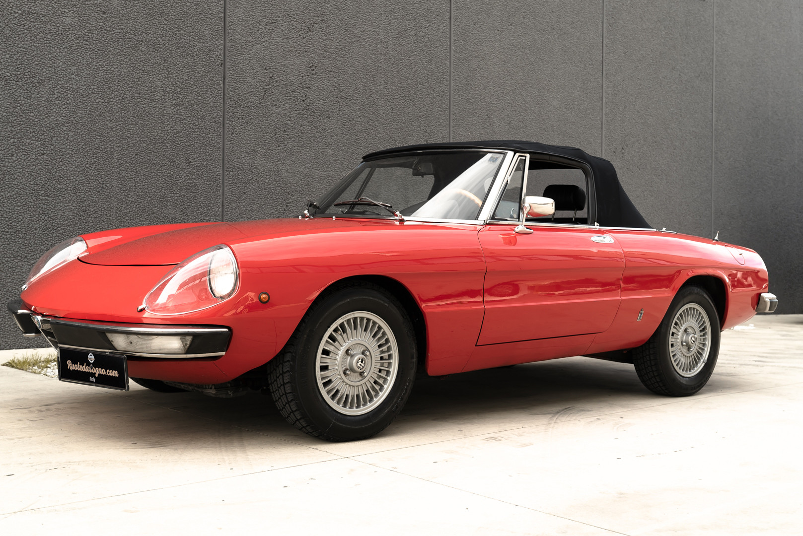 1976 Alfa Romeo Spider 2000 Duetto 0