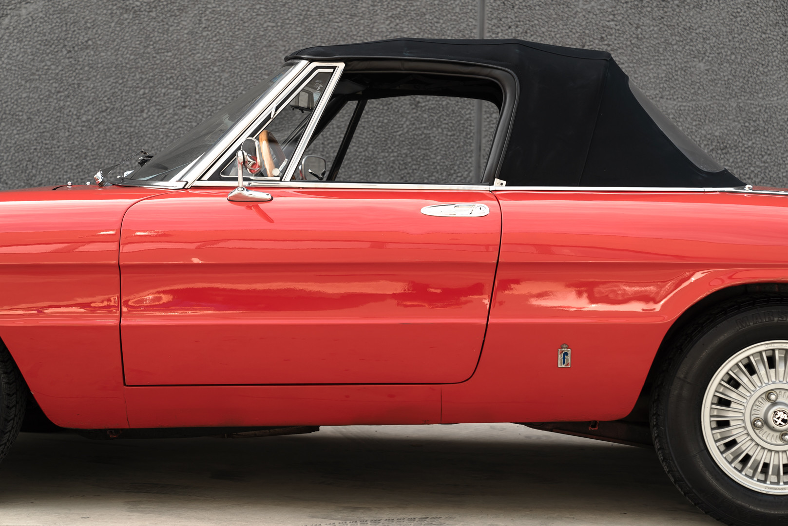 1976 Alfa Romeo Spider 2000 Duetto 12