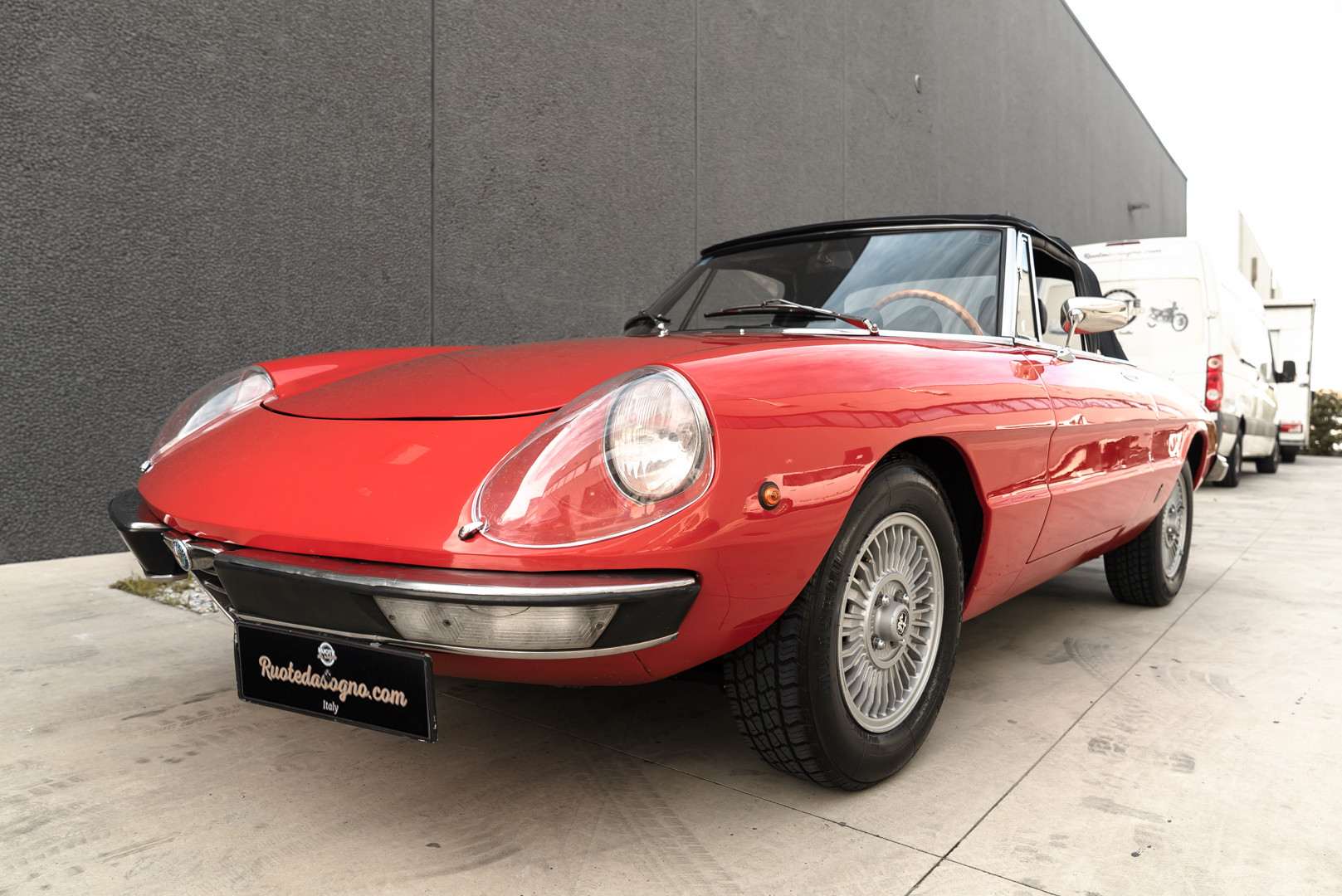 1976 Alfa Romeo Spider 2000 Duetto 2