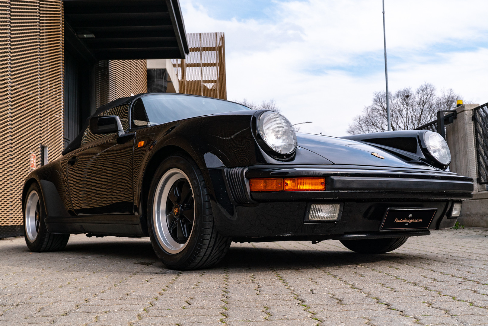 1989 Porsche 911 Speedster Turbo Look 9
