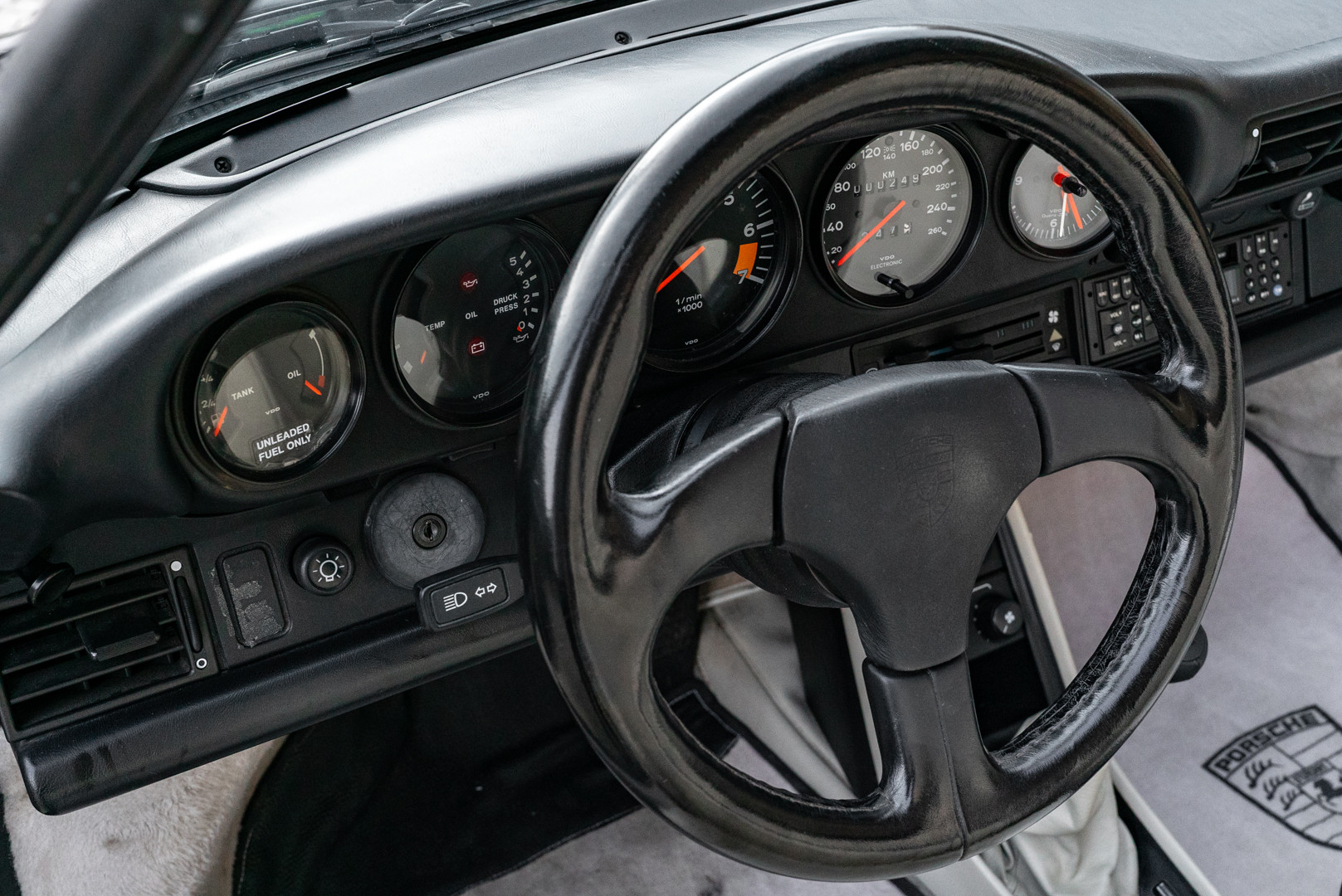 1989 Porsche 911 Speedster Turbo Look 47