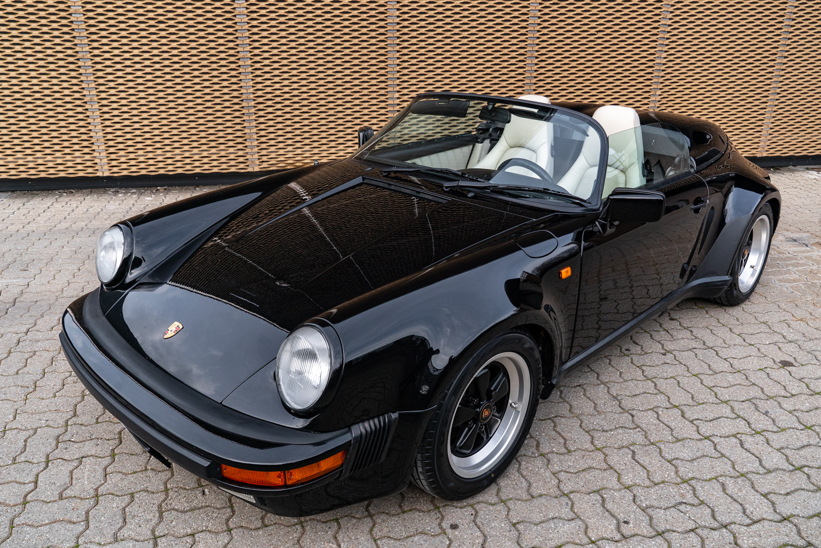 1989 Porsche 911 Speedster Turbo Look 0