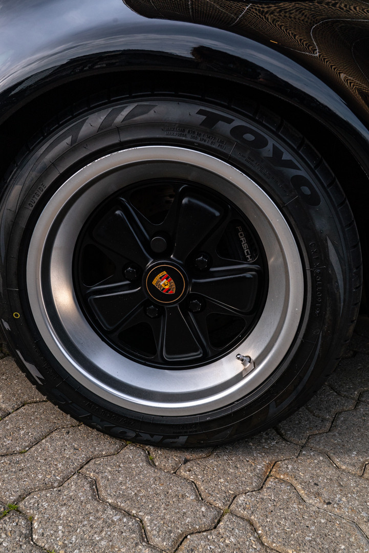 1989 Porsche 911 Speedster Turbo Look 57