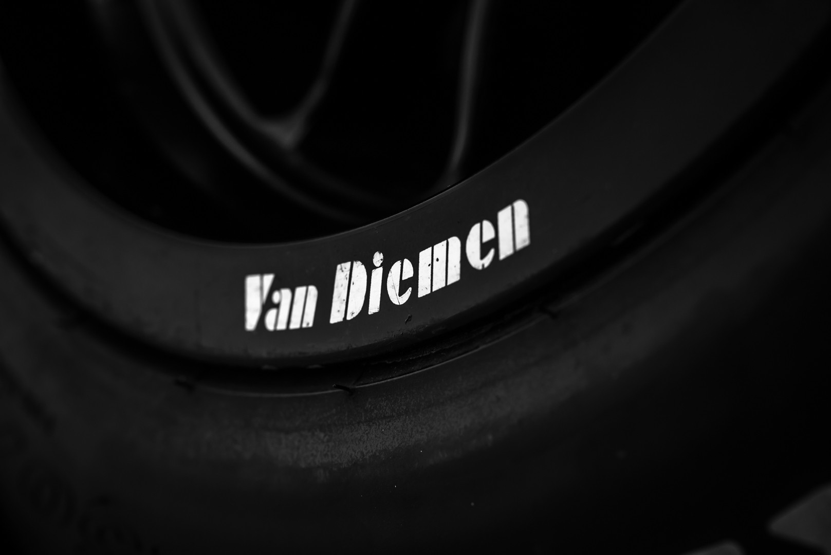 2004 Van Diemen Formula X RF04 CFX 38