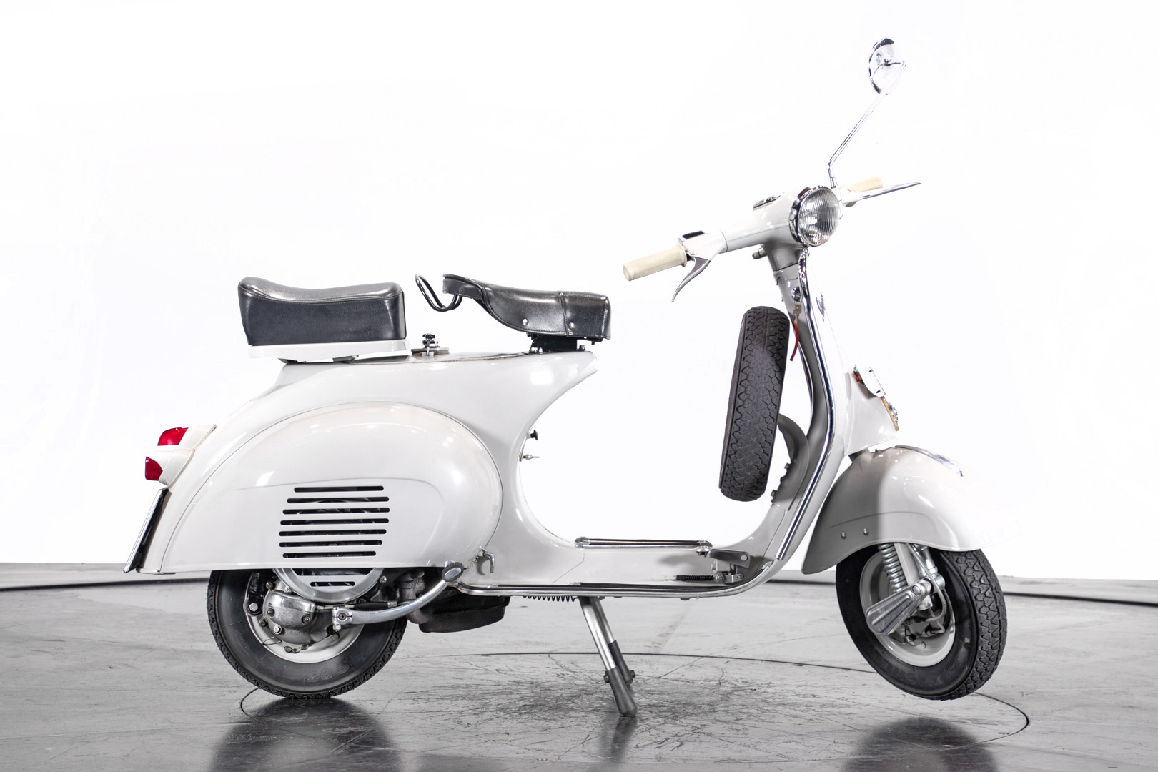 1961 Piaggio Vespa 125 4