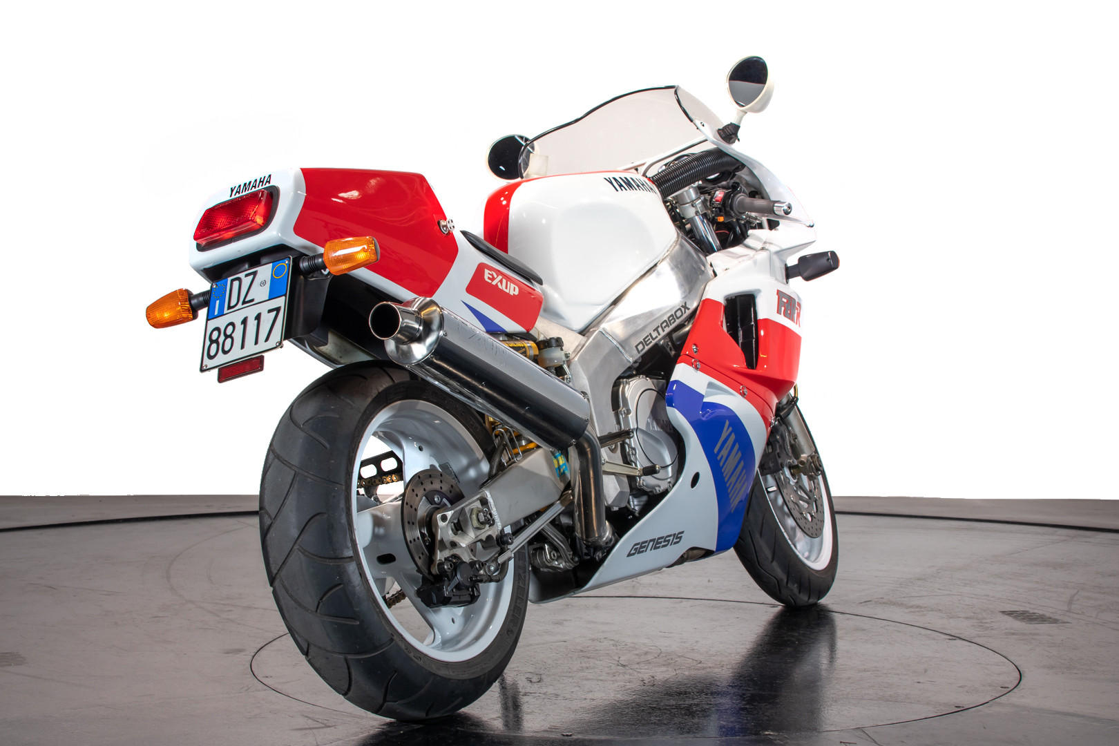 1989 Yamaha FZR 750 R (OW01) 2