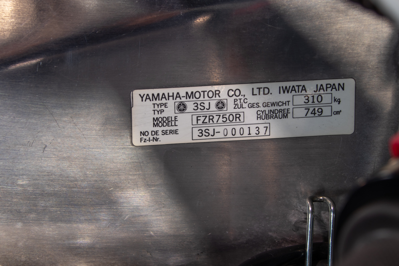 1989 Yamaha FZR 750 R (OW01) 24