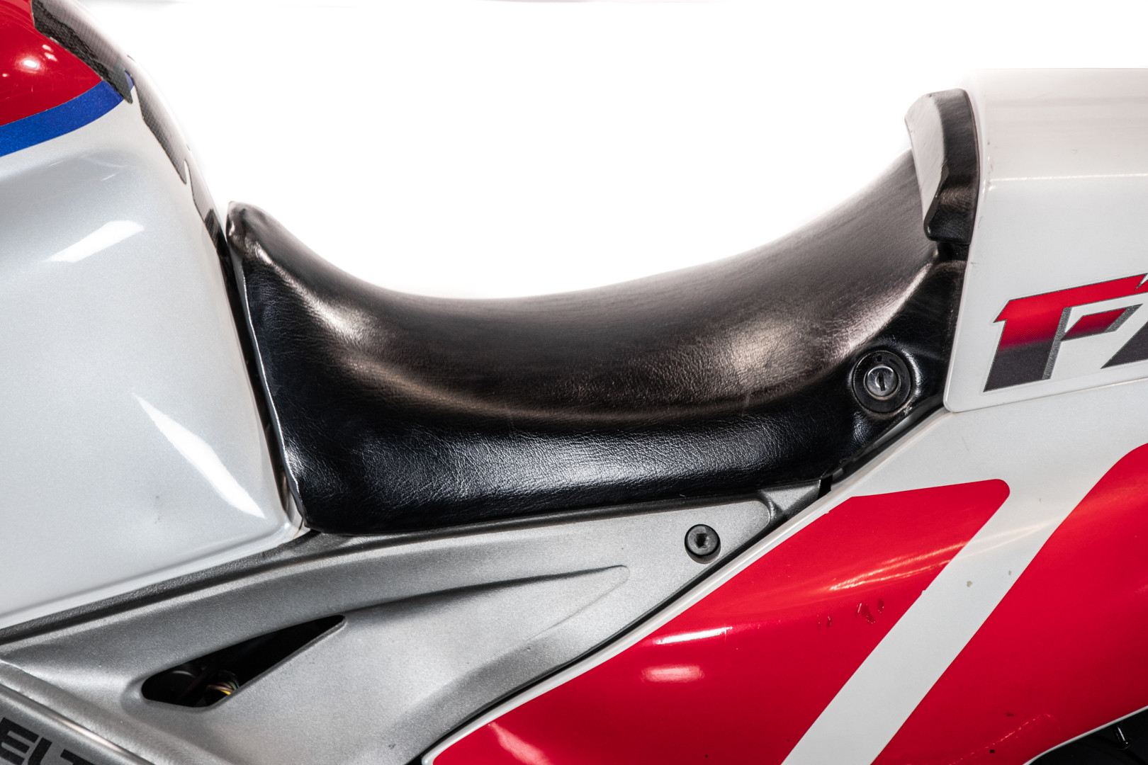 1991 Yamaha FZR1000 3GM 8