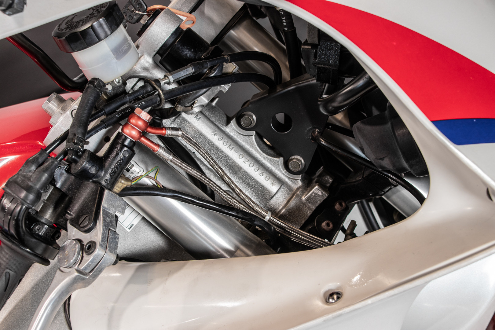 1991 Yamaha FZR1000 3GM 12
