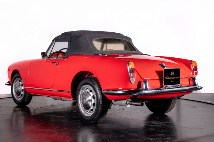 1962 Alfa Romeo Giulietta Spider 2