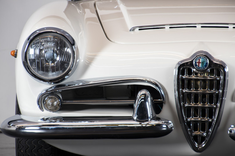 1962 Alfa Romeo Giulia spider 1600 12