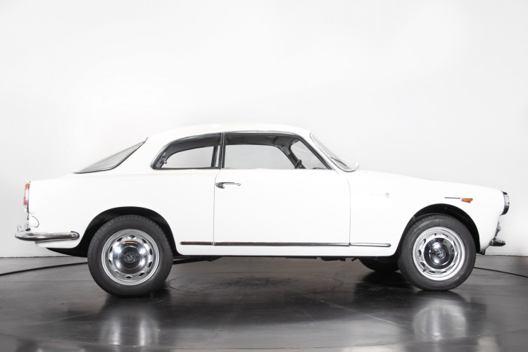 1960 Alfa Romeo Giulietta Sprint 6