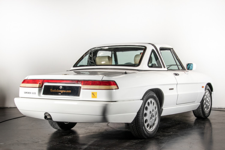 1990 Alfa Romeo spider 2000 "Duetto" 4