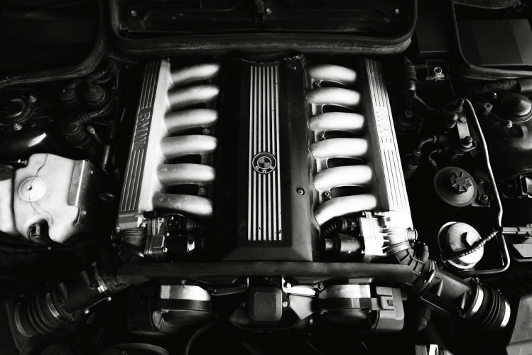 1992 BMW 850 i 37