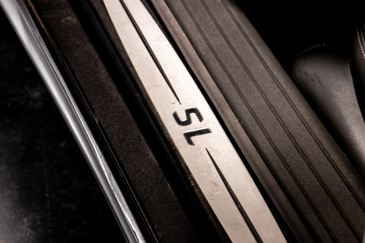 2004 Mercedes-Benz SL500 18