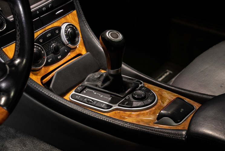 2004 Mercedes-Benz SL500 22