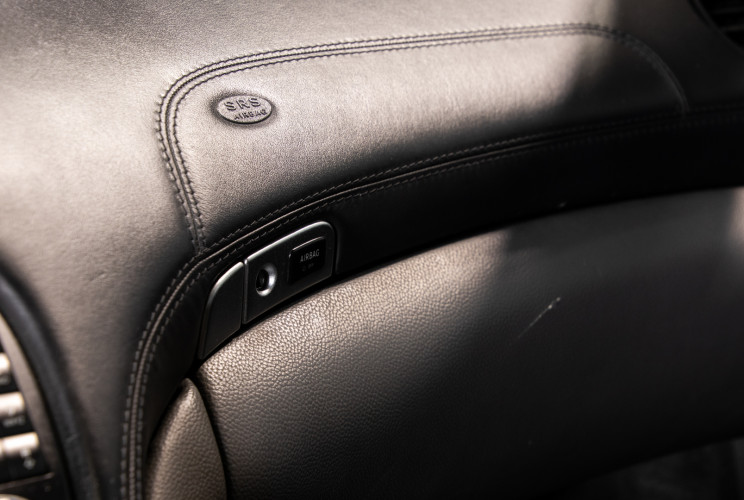 2004 Mercedes-Benz SL500 28