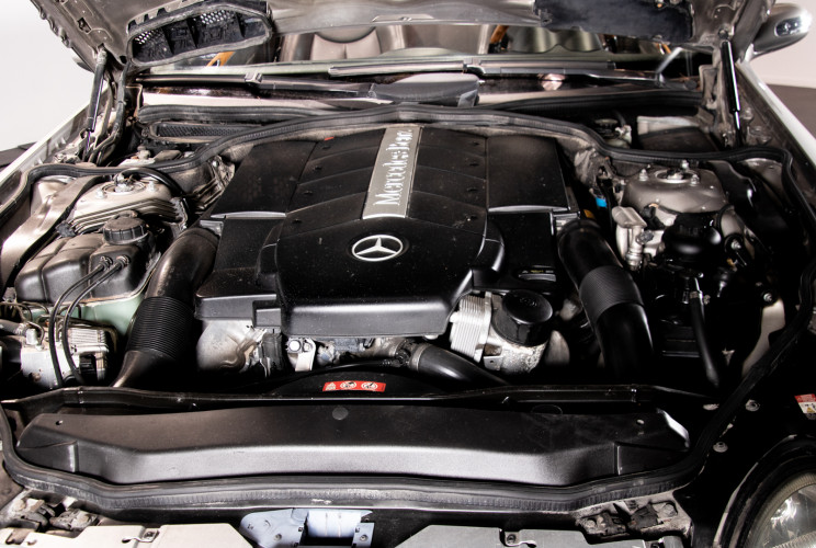 2004 Mercedes-Benz SL500 47