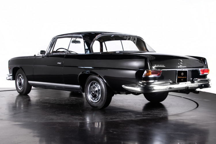 1963 Mercedes-Benz 220 SE 1