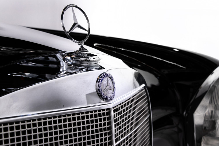 1963 Mercedes-Benz 220 SE 6