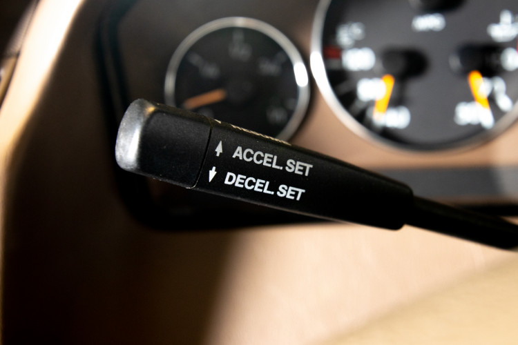 2000 Mercedes-Benz SL500 28