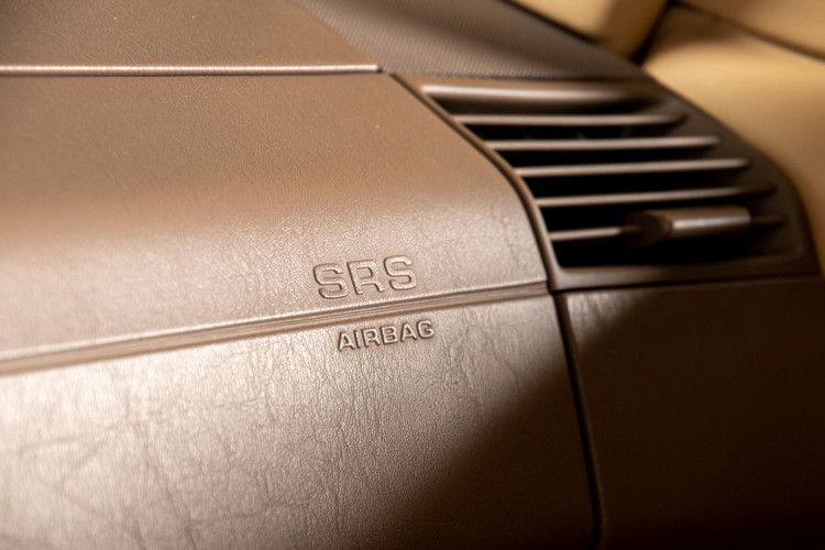 2000 Mercedes-Benz SL500 36