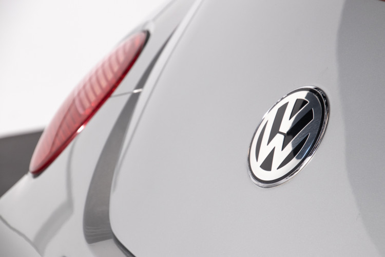 2004 Volkswagen New Beetle Cabriolet 9