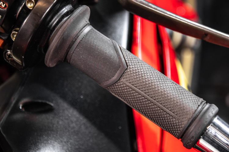 1997 DUCATI 916 26