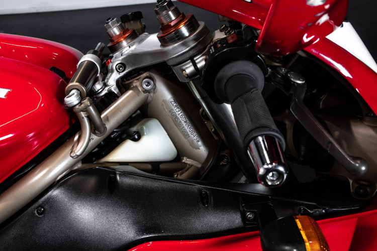 1997 DUCATI 916 27
