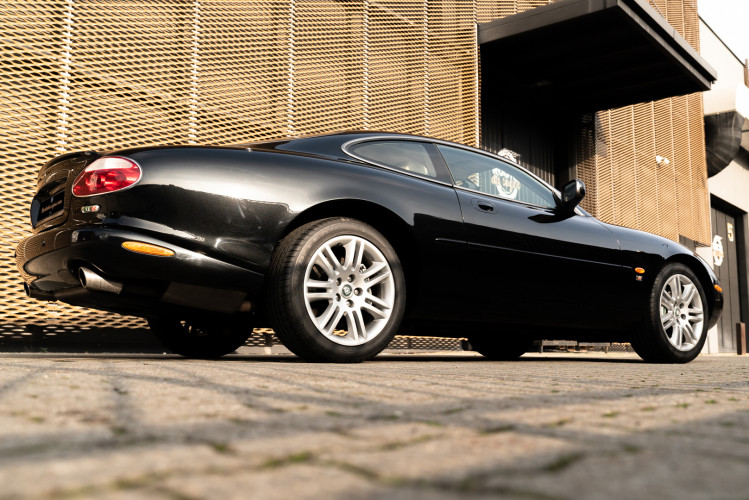 2002 Jaguar 4.2 XKR Coupé 2