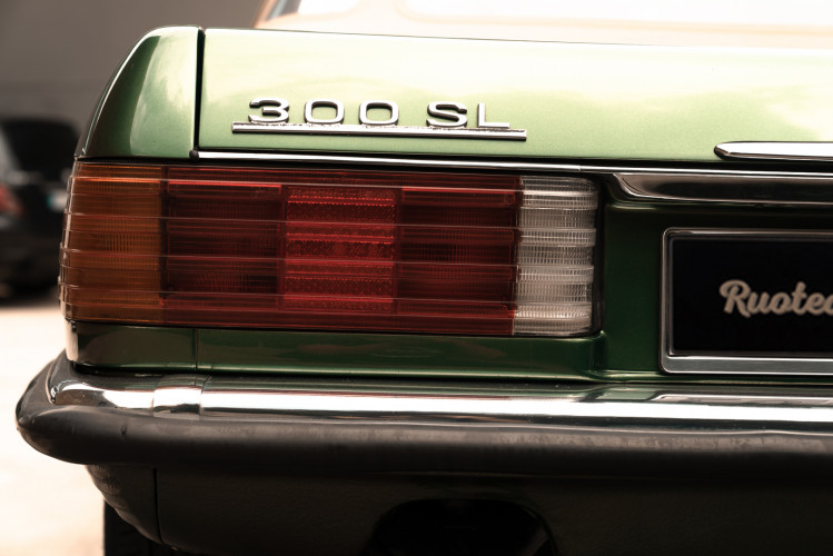1986 Mercedes-Benz SL 300 12