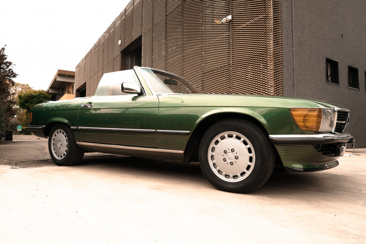 1986 Mercedes-Benz SL 300 10