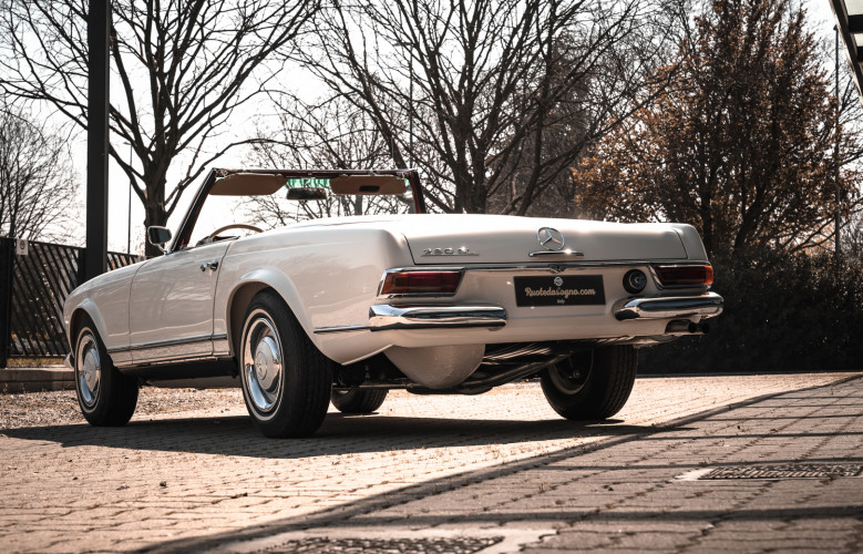 1966 Mercedes-Benz SL 230 Pagoda 2