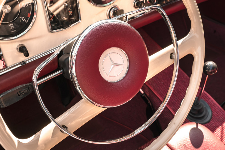1966 Mercedes-Benz SL 230 Pagoda 22