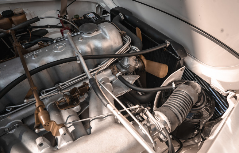 1966 Mercedes-Benz SL 230 Pagoda 38