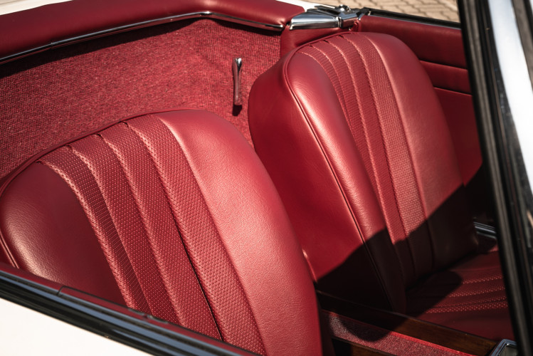1966 Mercedes-Benz SL 230 Pagoda 20