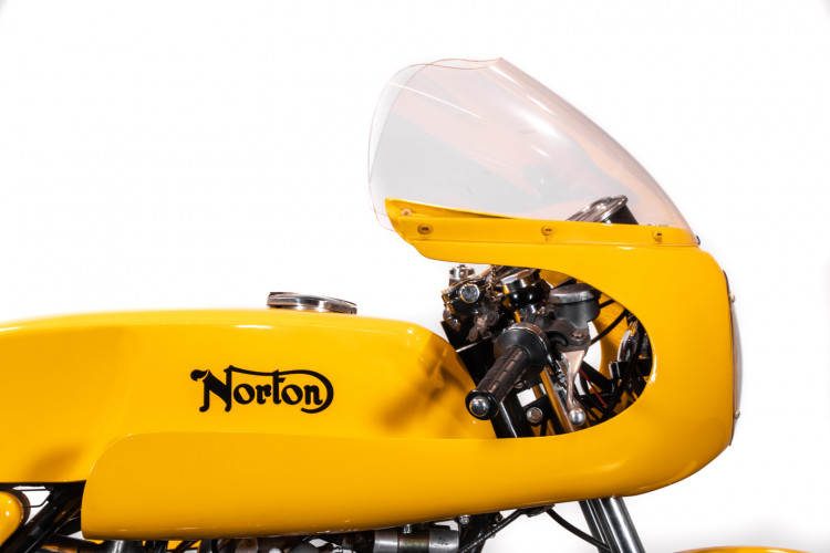 1971 Norton Commando 750 PR 9