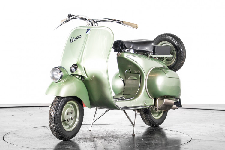 1949 Piaggio Vespa Bacchetta 5