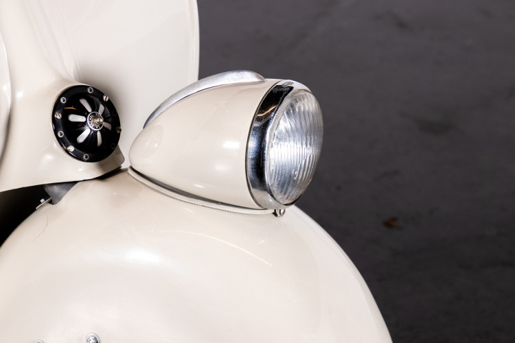 1953 Piaggio Vespa 125 VM1T 9