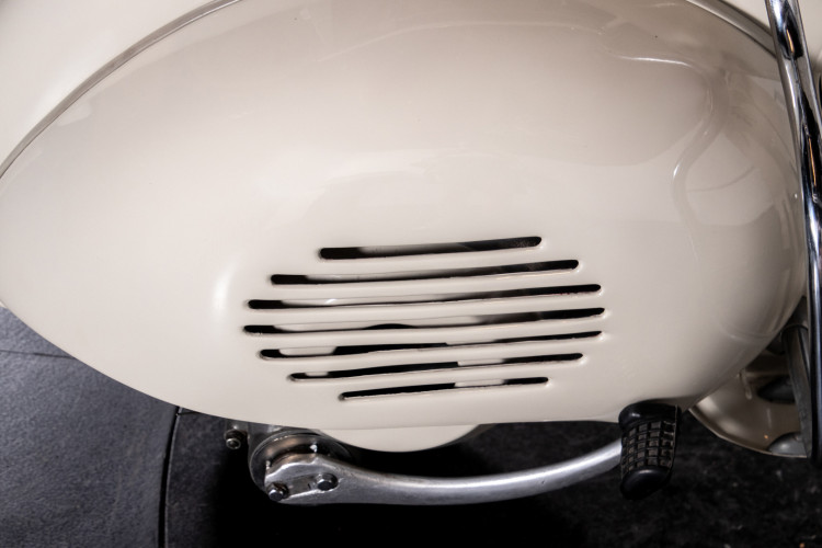 1953 Piaggio Vespa 125 VM1T 20