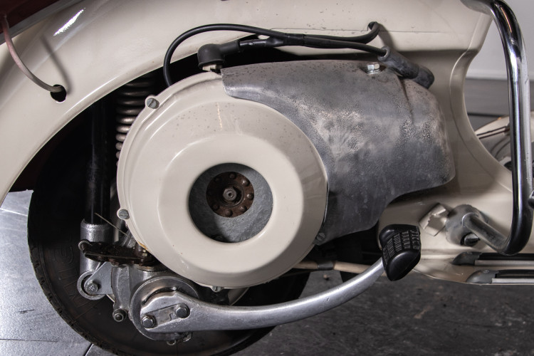 1953 Piaggio Vespa 125 VM1T 18