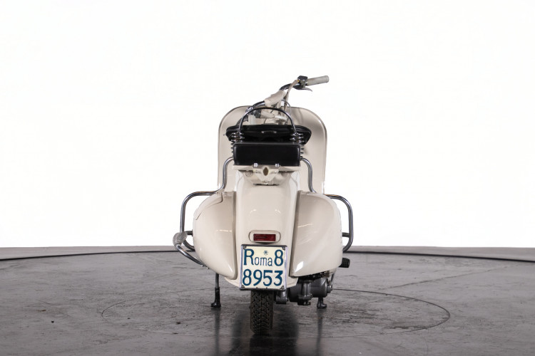 1953 Piaggio Vespa 125 VM1T 4