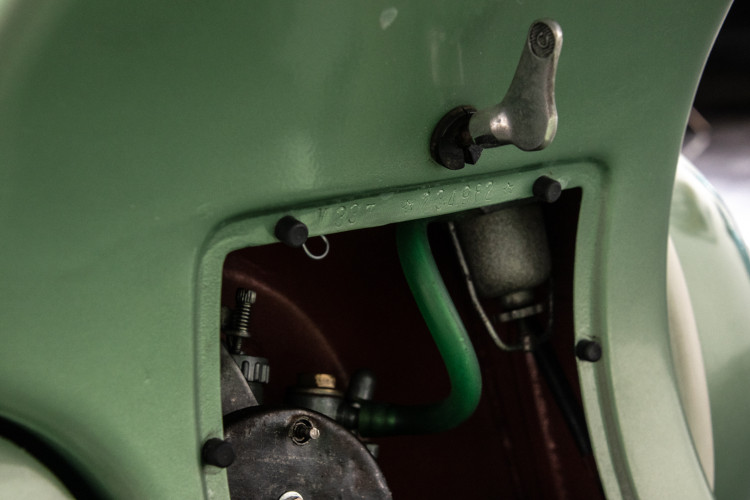 1952 Piaggio Vespa 125 19