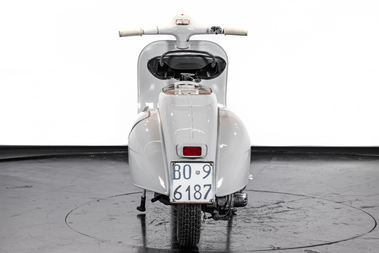 1958 Piaggio Vespa 125 4
