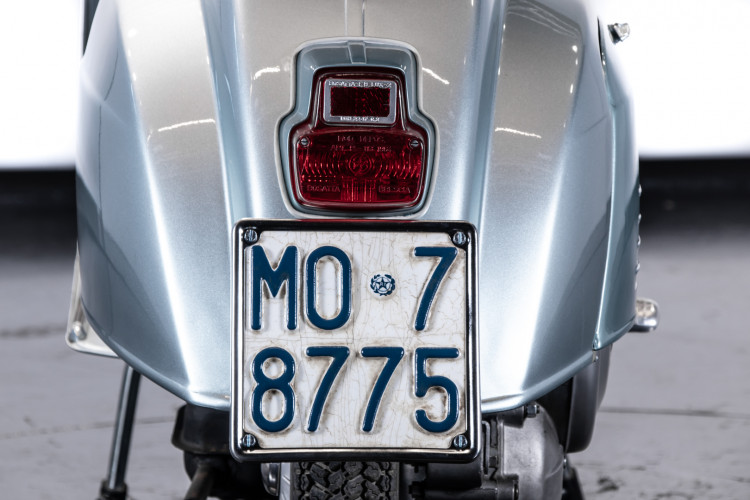 1967 Piaggio Vespa VMA 125 10