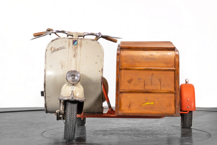 1953 Piaggio Vespa Sidecar faro basso 2