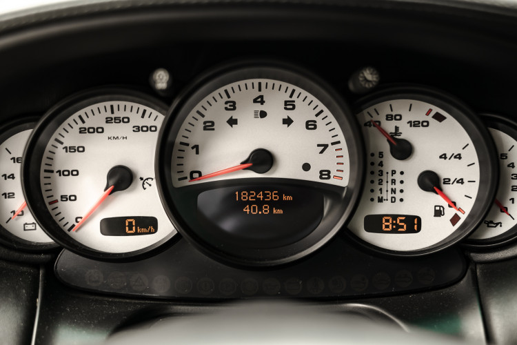 2002 Porsche 996 Carrera 4S Coupé 52