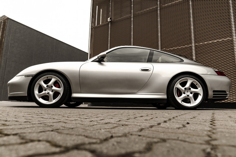 2002 Porsche 996 Carrera 4S Coupé 8
